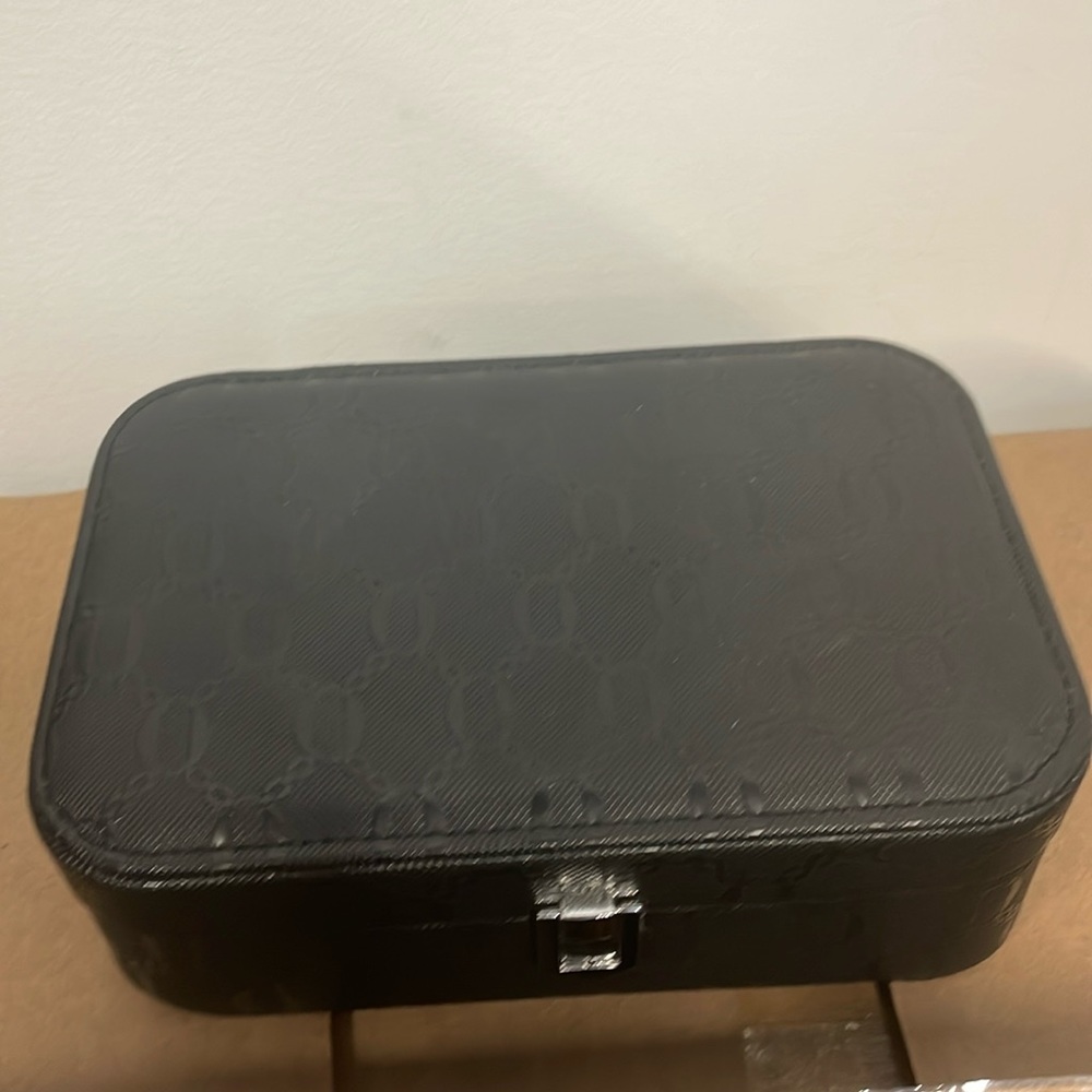 New Luxe faux leather luxury pink velvet interior compact jewelry box organizer - Picture 2 of 5